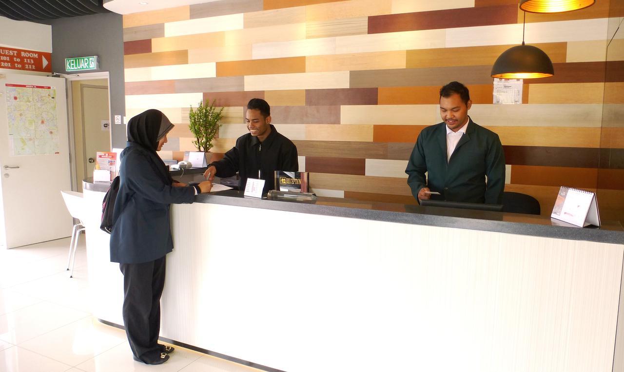 Uptown Subang Airport Hotel Shah Alam Exterior foto